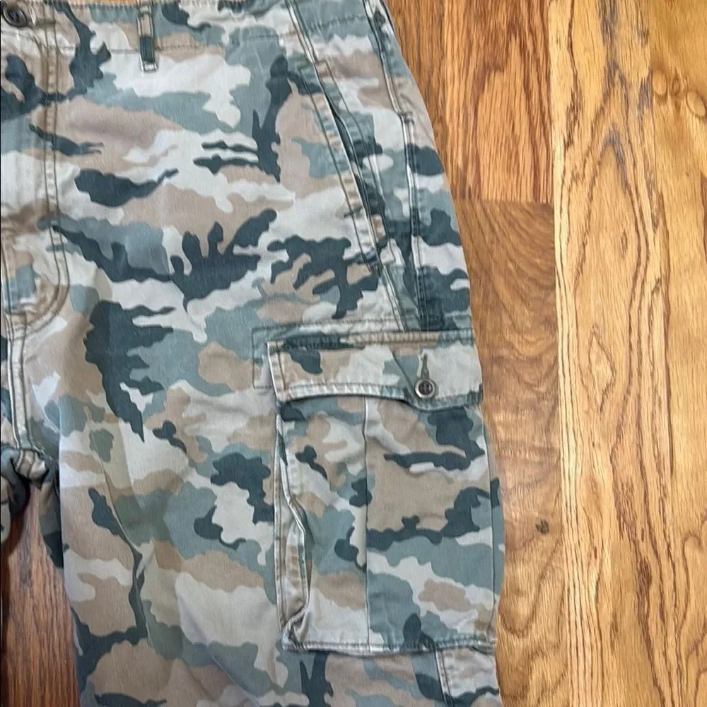 Levi’s Camo Cargo Shorts Men’s 40 Green Brown Camouflage Cotton Casual